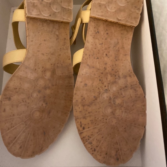 Chanel calfskin beige sandals size 39 - Picture 4 of 8